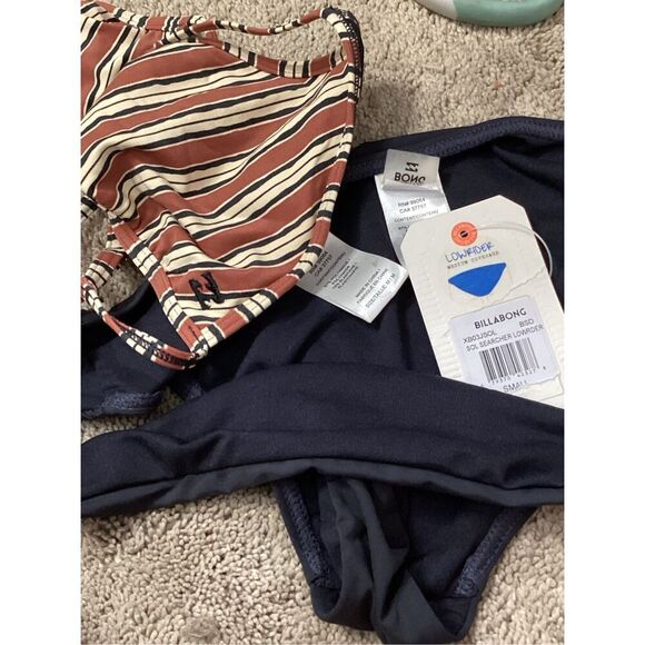 New. Billabong stripe bikini. M/S. Retails $99 - Picture 10 of 11